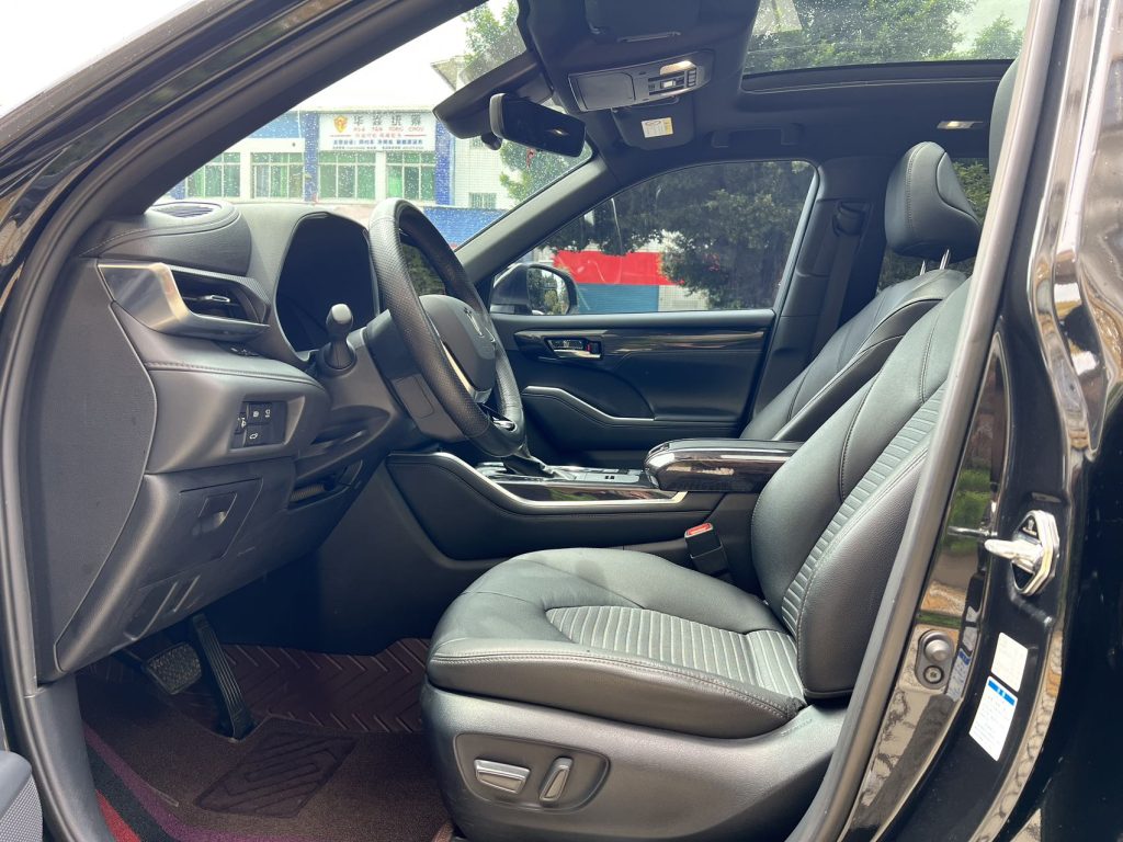 Toyota CROWN KLUGER 2021 2.5L HEV 4WD Premium Edition - Huishida Trading