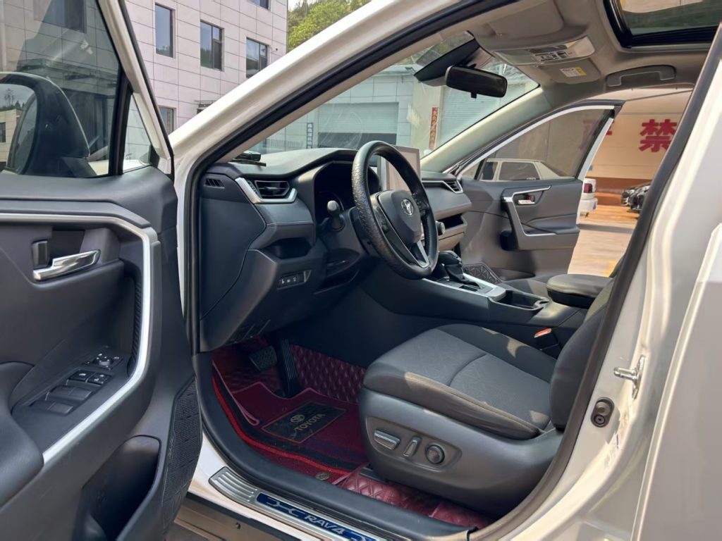 Toyota RAV4 2022 4WD Style Edition - Huishida Trading