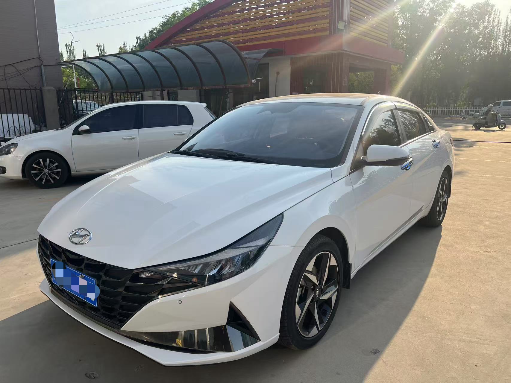 Elantra 2021 1.5L CVT LUX Premium Edition