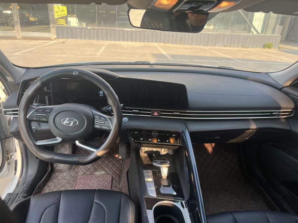 Elantra 2021 1.5L CVT LUX Premium Edition - Huishida Trading