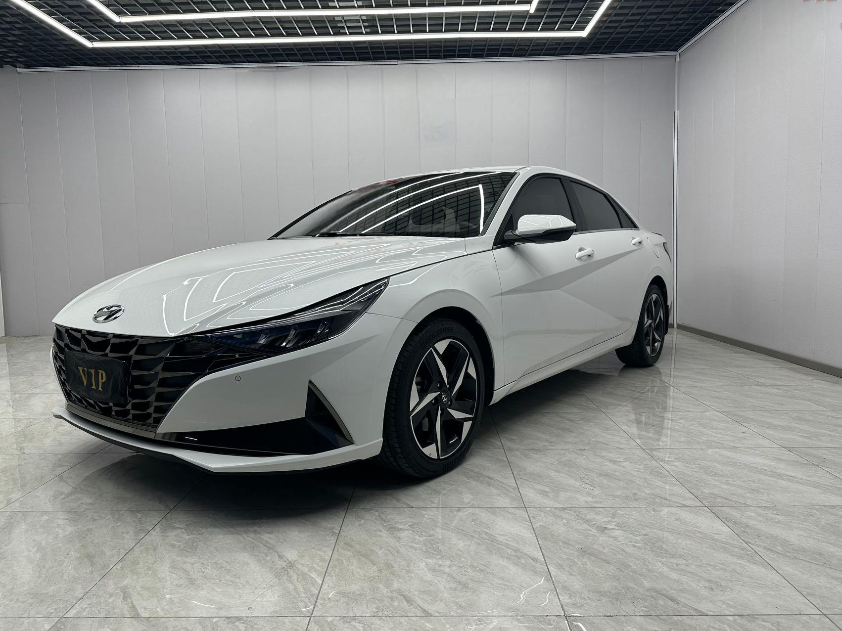 Hyundai Elantra 2021 240TGDi DCT LUX Premium