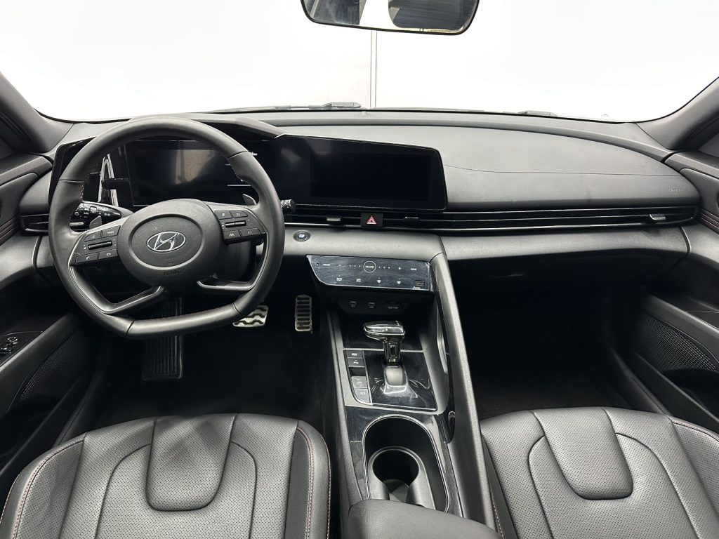 Hyundai Elantra 2021 240TGDi DCT LUX Premium - Huishida Trading