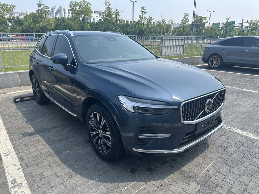 Volvo XC60 2022 B5 4WD Intelligent Luxury Edition - Huishida Trading