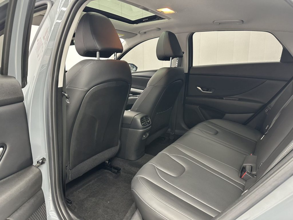 Hyundai Elantra 2021 1.5L CVT LUX Premium (2WD) - Huishida Trading