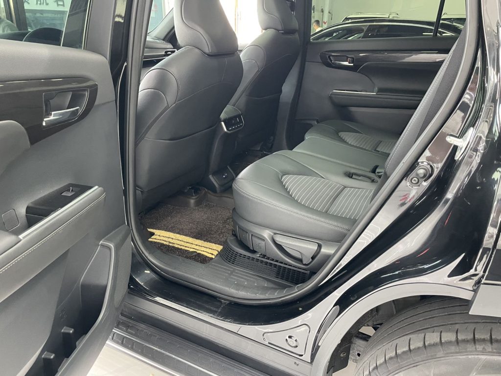 CROWN KLUGER 2022 2.5L HEV 4WD Premium - Huishida Trading