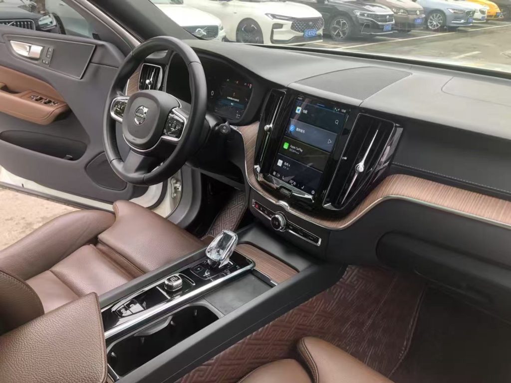 Volvo XC60 2022 T8 Plug-In Hybrid 4WD Intelligent Luxury Edition - Huishida Trading