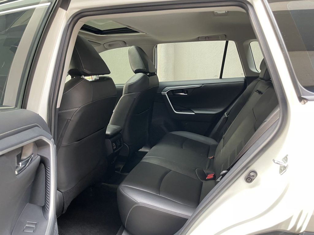 TOYOTA RAV4 2020 2.0L CVT 4WD Style Edition - Huishida Trading