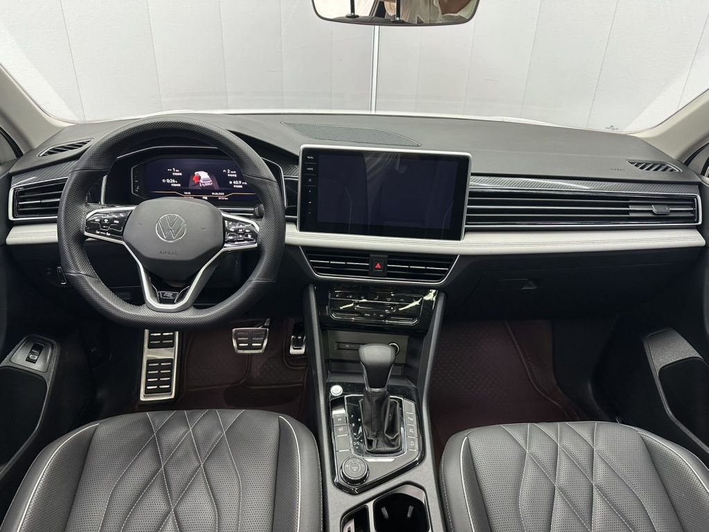 Volkswagen TIGUAN- L 2022 380TSI Auto 4WD R-Line 7-местный - Huishida Trading