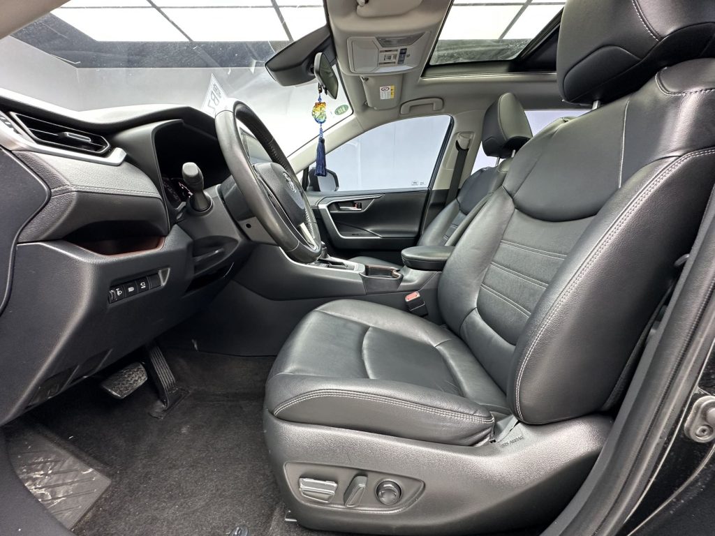 RAV4 2020 2.0L CVT 2WD Premium Edition - Huishida Trading