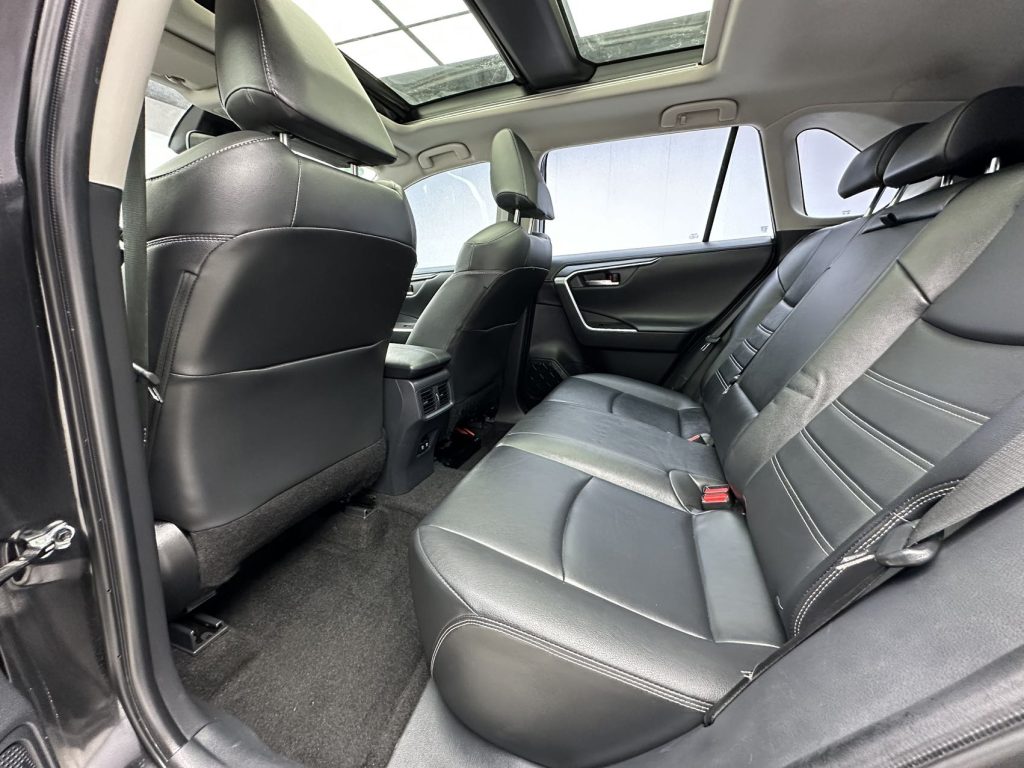 RAV4 2020 2.0L CVT 2WD Premium Edition - Huishida Trading