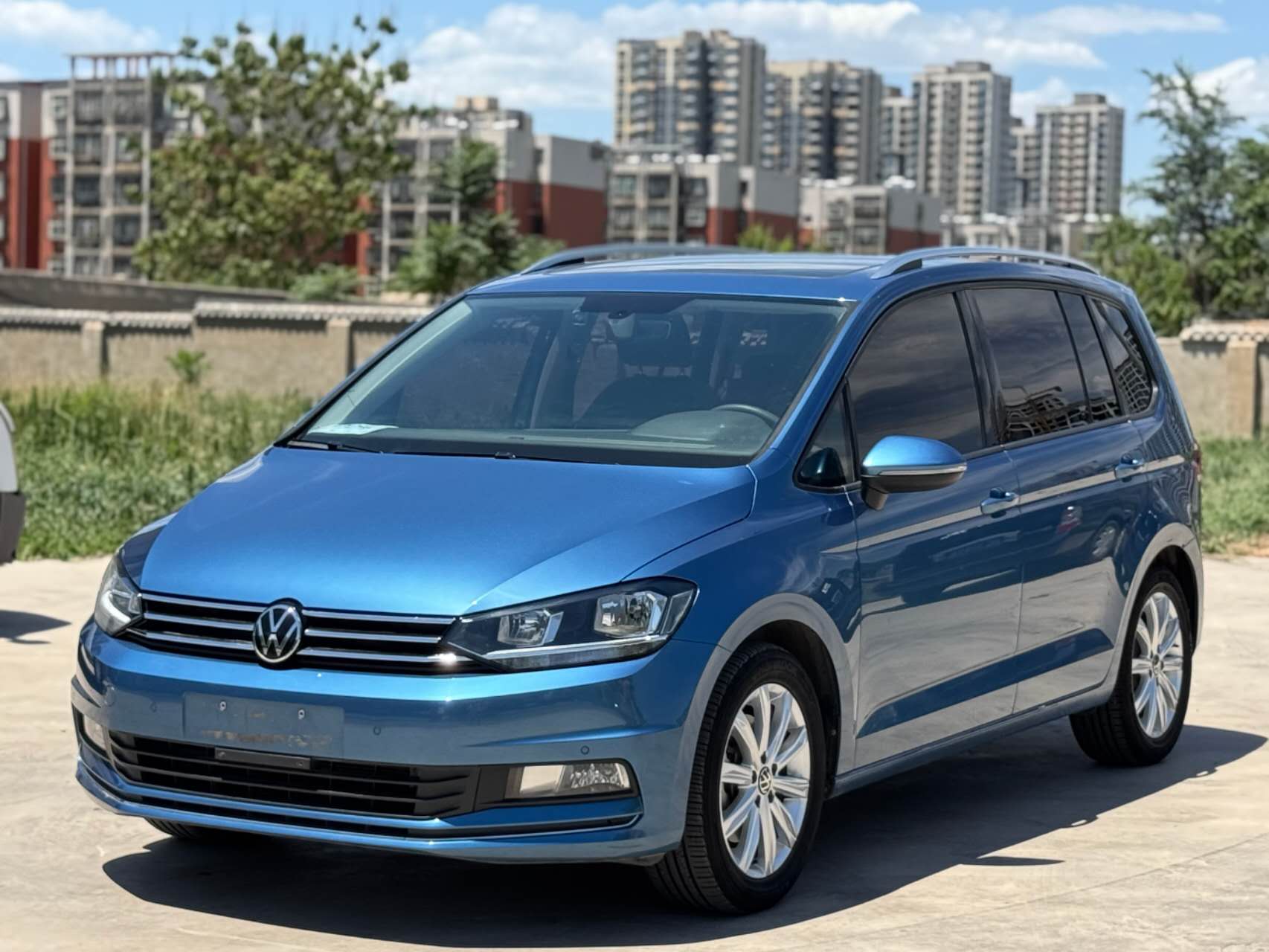 Volkswagen Touran 2021 Touran L 280TSI DSG Comfort 7-местный