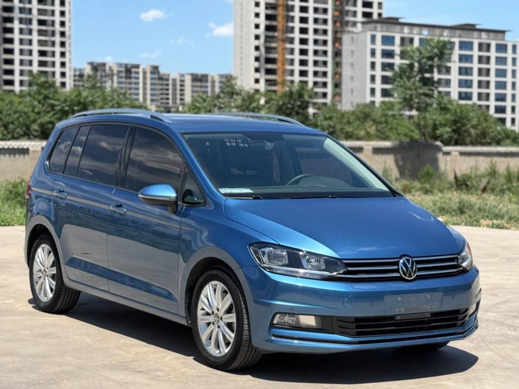 Volkswagen Touran 2021 Touran L 280TSI DSG Comfort 7-местный - Huishida Trading