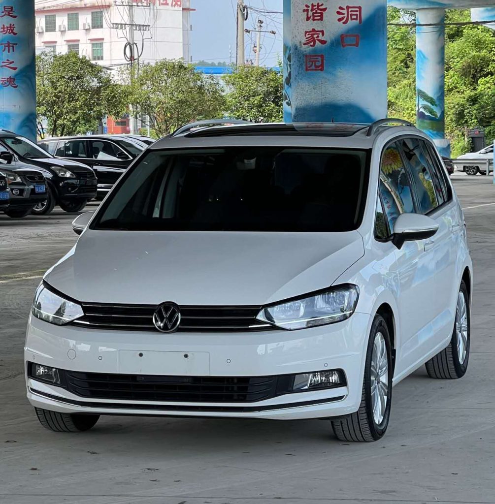 Volkswagen Touran 2021 Touran L 280TSI DSG Comfort 7-местный - Huishida Trading