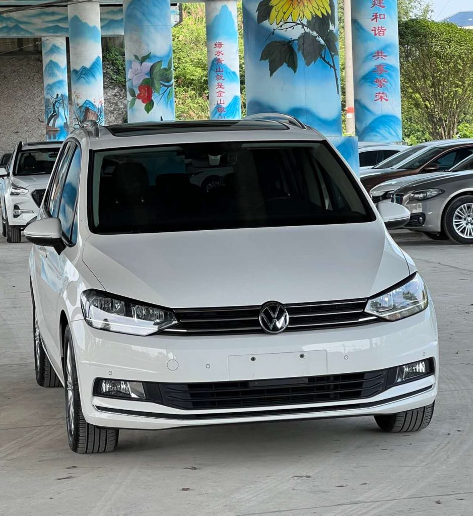 Volkswagen Touran 2021 Touran L 280TSI DSG Comfort 7-местный - Huishida Trading