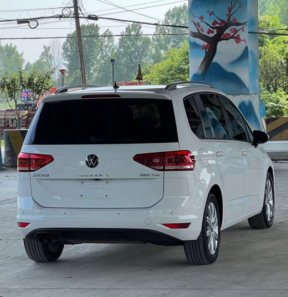 Volkswagen Touran 2021 Touran L 280TSI DSG Comfort 7-местный - Huishida Trading