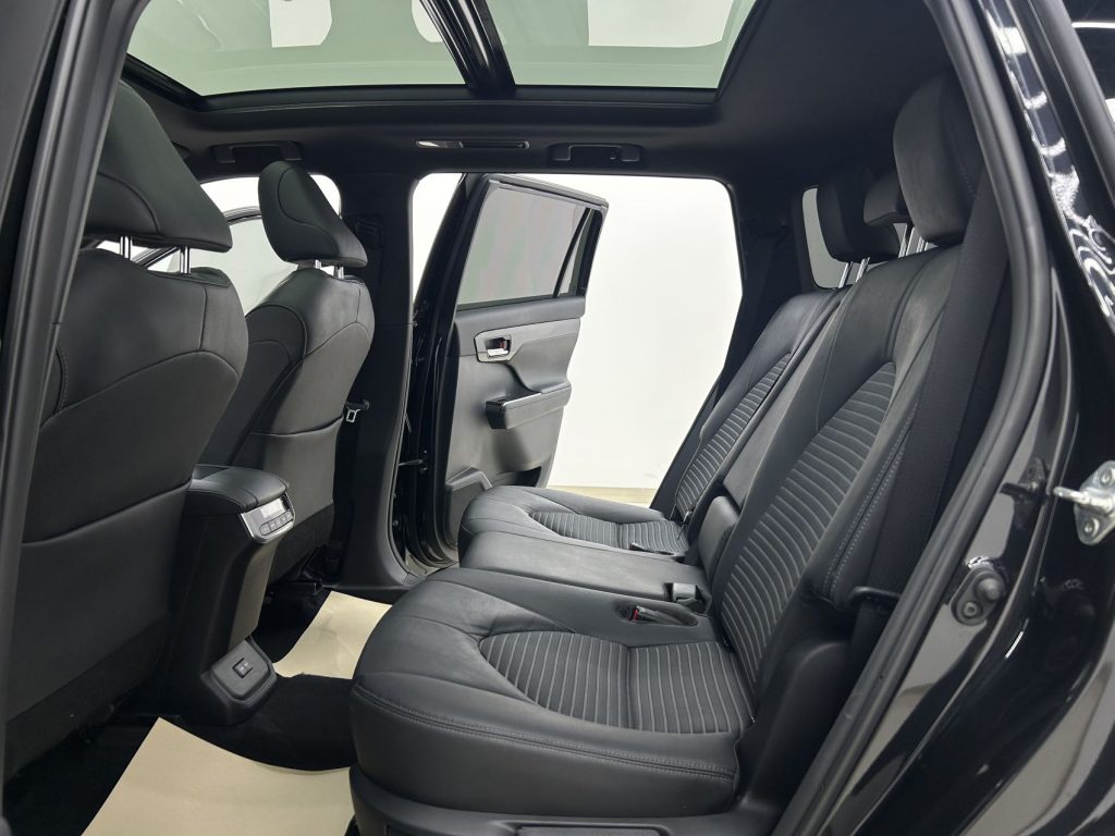 Toyota Crown Kluger2022 2.5L HEV 4WD Premium Edition - Huishida Trading