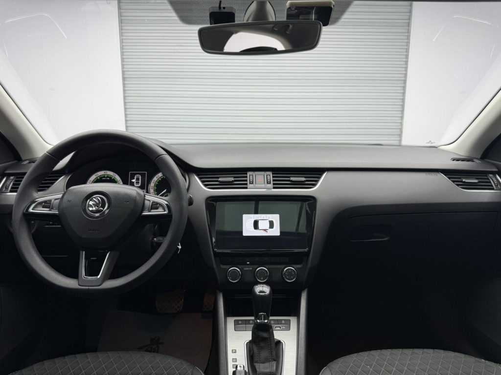 Octavia 2020 TSI230DSG Intelligent Luxury Edition - Huishida Trading
