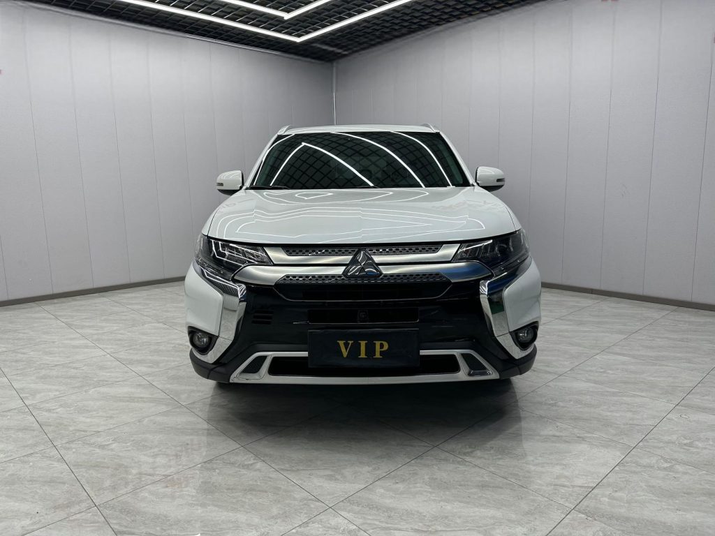 Outlander 2020 2.4L 4WD Enjoy Edition 5-местный - Huishida Trading