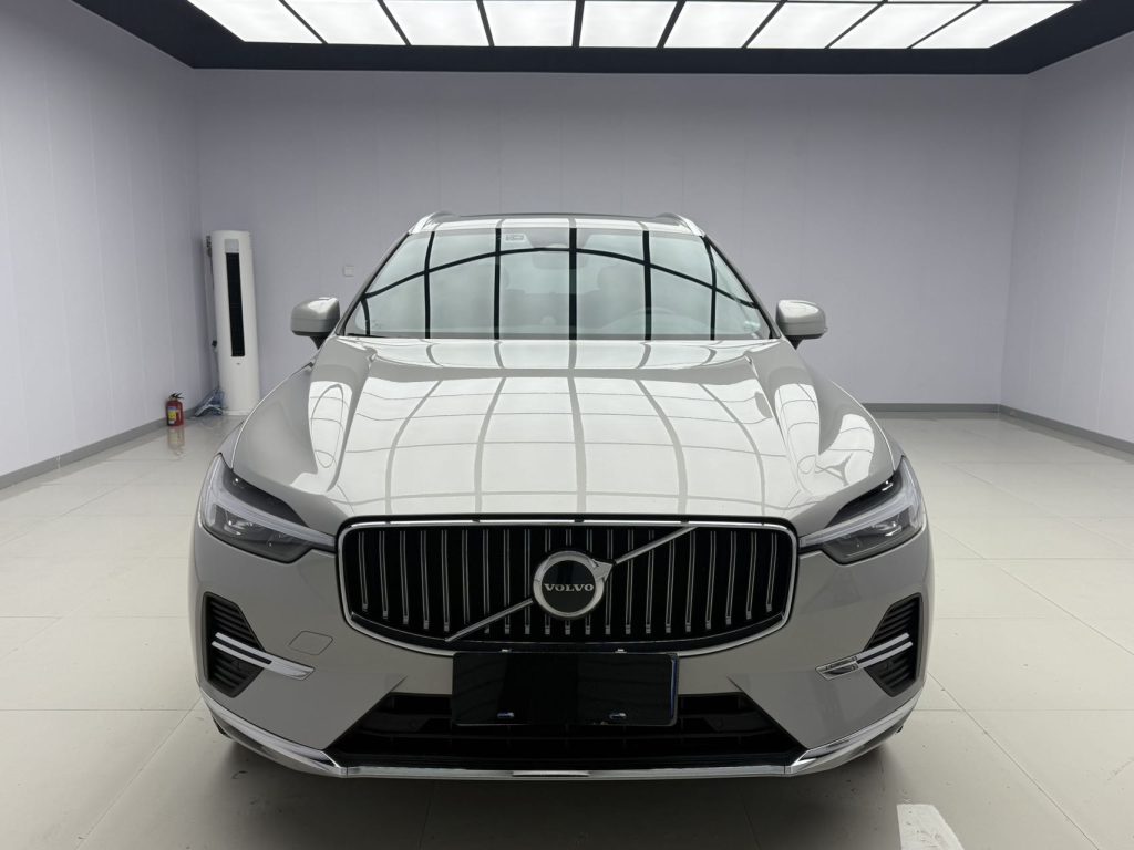 Volvo xc60 2022 B5 4WD Smart Vision Deluxe - Huishida Trading