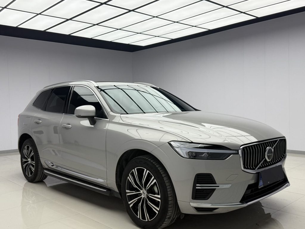 Volvo xc60 2022 B5 4WD Smart Vision Deluxe - Huishida Trading