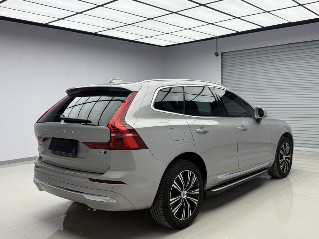 Volvo xc60 2022 B5 4WD Smart Vision Deluxe - Huishida Trading