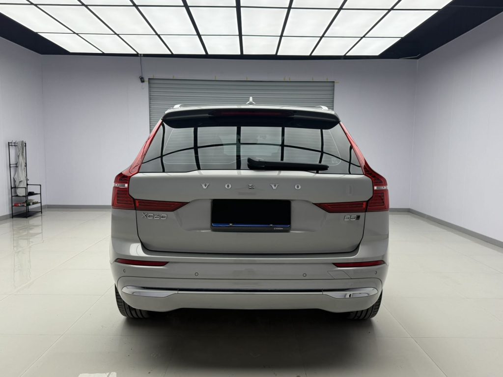 Volvo xc60 2022 B5 4WD Smart Vision Deluxe - Huishida Trading