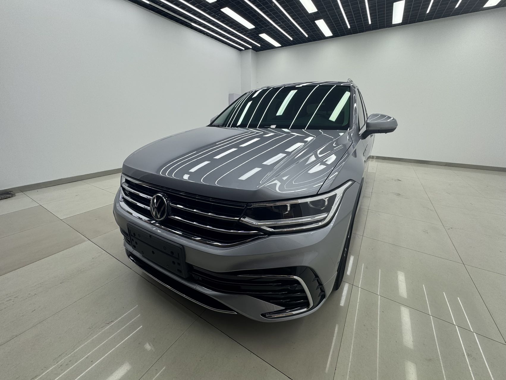 Volkswagen Tiguan L 2022 330TSI Automatic 2WD R-Line