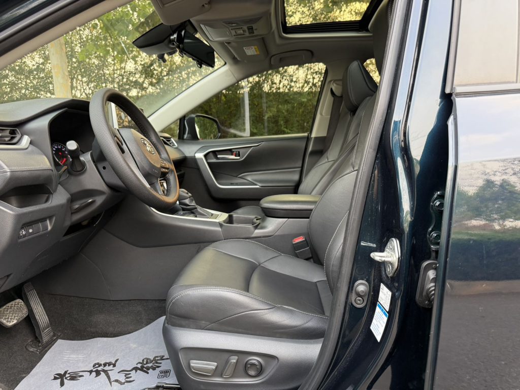 Toyota WILDLANDER 2021 2.0L CVT 4WD Luxury Edition - Huishida Trading