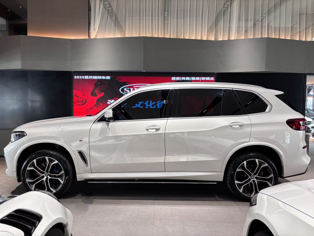 BMW X5 2022 Модифицированный xDrive 40Li Premium M Sport Package - Huishida Trading