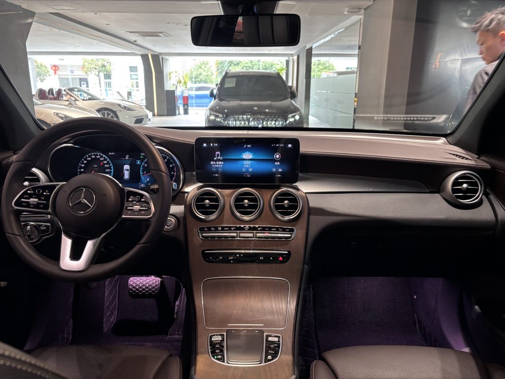 Mercedes-Benz GLC 260 2022 GLC 260 L 4MATIC Luxury - Huishida Trading
