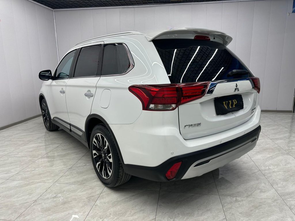Mitsubishi Outlander 2020 2.4L 4WD Enjoy Edition 5-местный - Huishida Trading