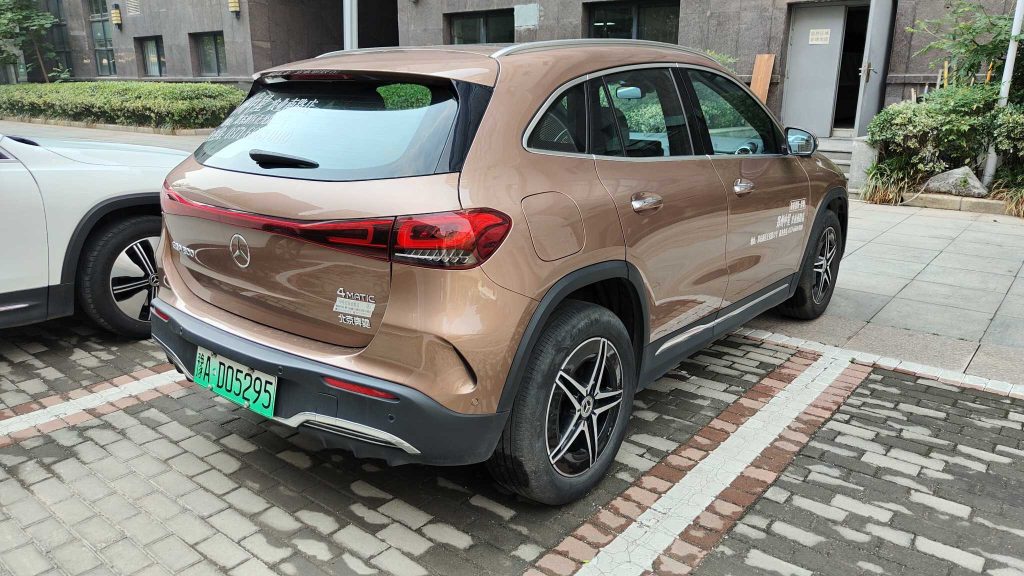 Mercedes-Benz EQA 2022 EQA 300 4MATIC Premiere Special Edition - Huishida Trading