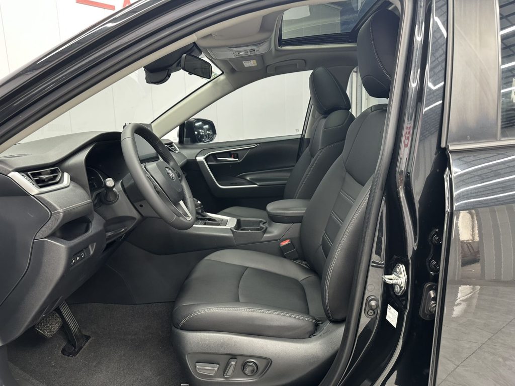 Toyota RAV4 2021 2.0L CVT 2WD Style PLUS Edition - Huishida Trading
