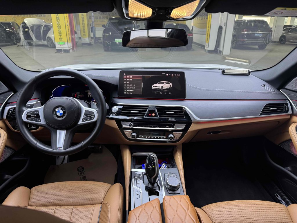 BMW 5 серии 2022 Модифицированный II 530Li Premium M Sport Package - Huishida Trading