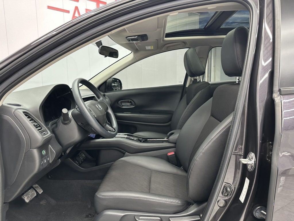 Honda VEZEL 2022 1.5L CVT Phantom Night - Pioneer Edition - Huishida Trading