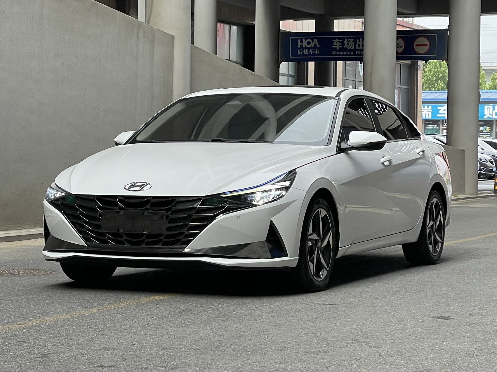 Hyundai Elantra 2021 1.5L CVT LUX Premium
