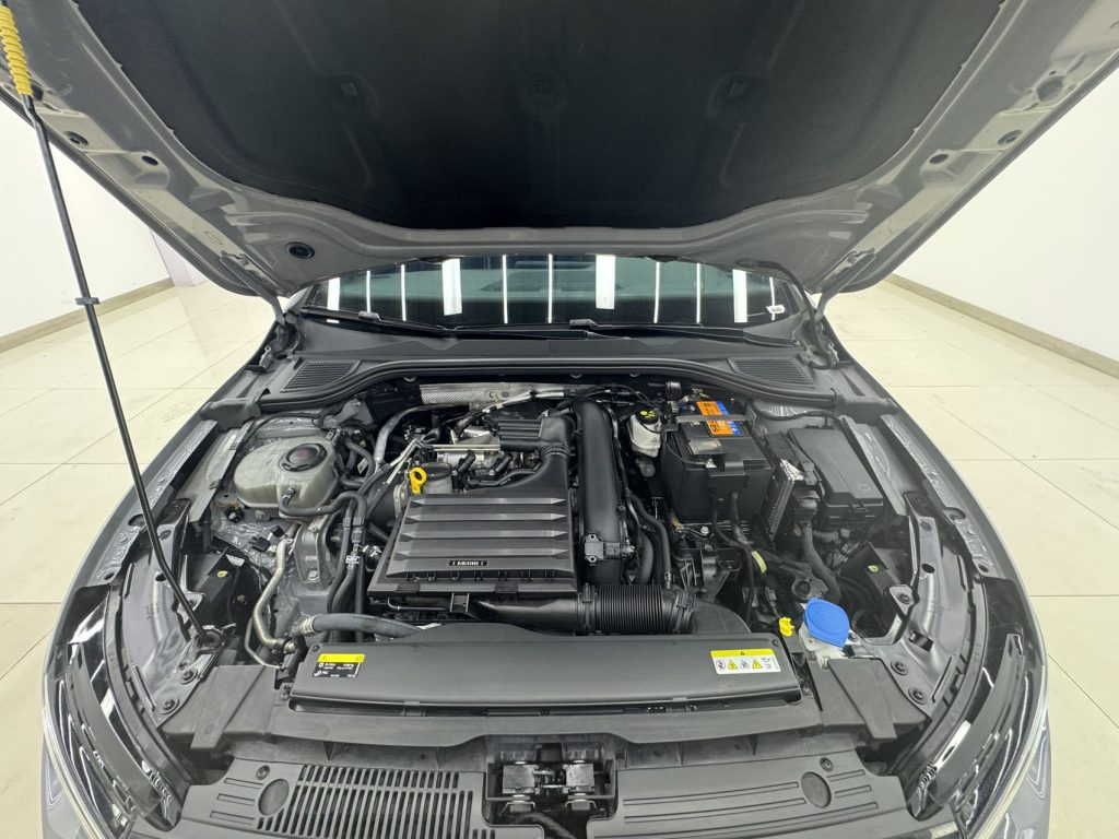 Volkswagen Golf 2021 280TSI DSG R-Line - Huishida Trading
