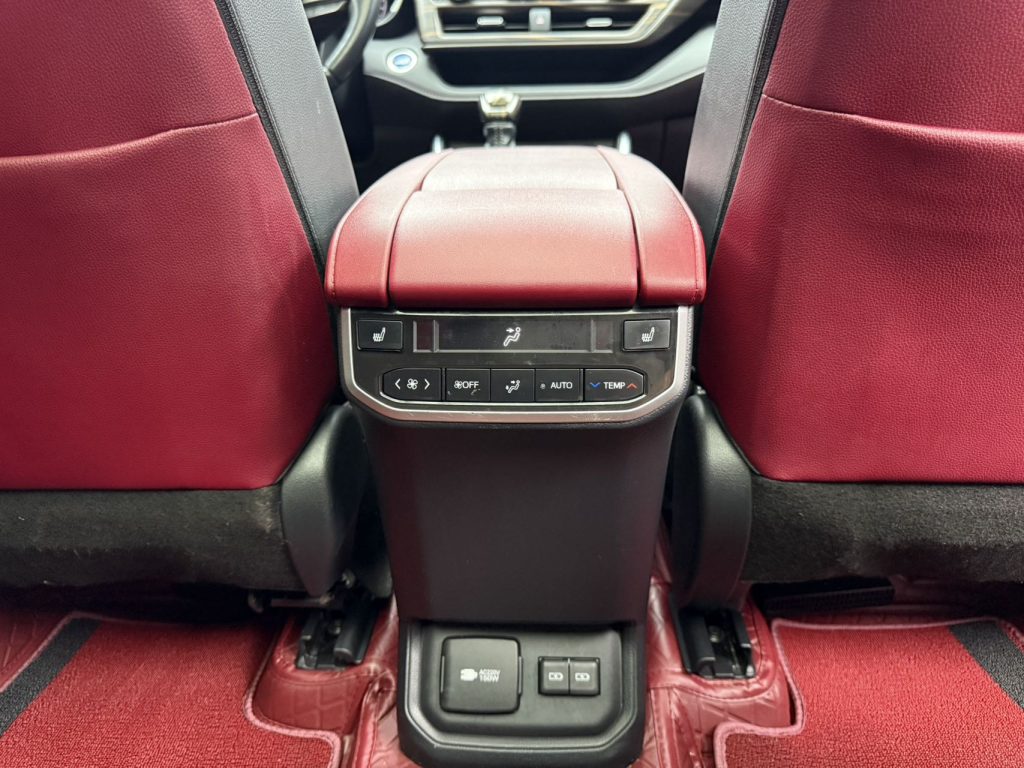 CROWN KLUGER 2021 2.5L HEV 4WD Signature Edition - Huishida Trading