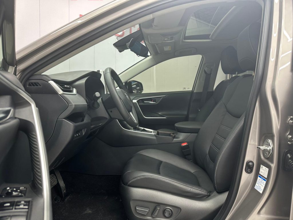 Toyota RAV4 RWD 2020 2.0L CVT 4WD Stylish PLUS Edition - Huishida Trading