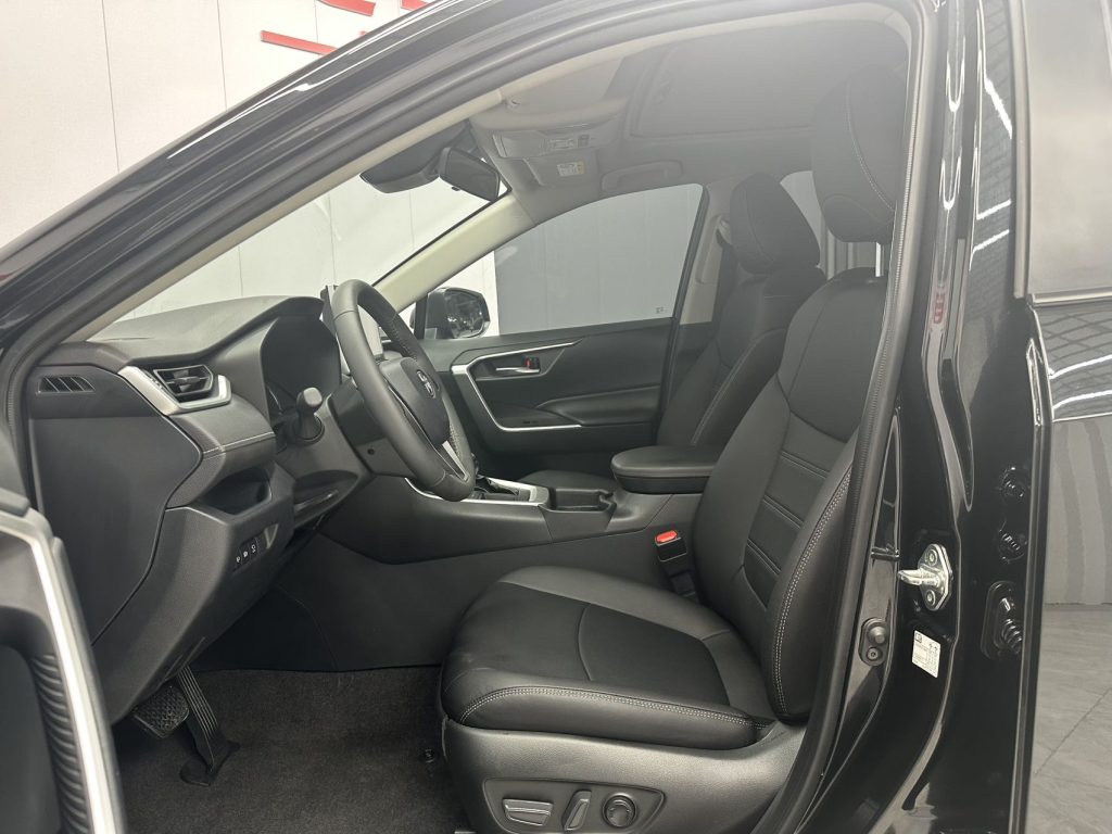 Toyota RAV4 2021 2.0L CVT 2WD Style PLUS Edition - Huishida Trading