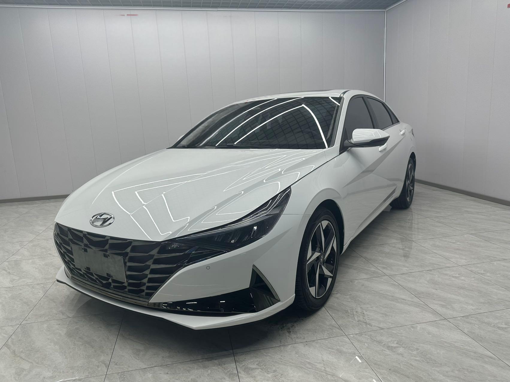 Hyundai Elantra 2021 1.5L CVT LUX Premium