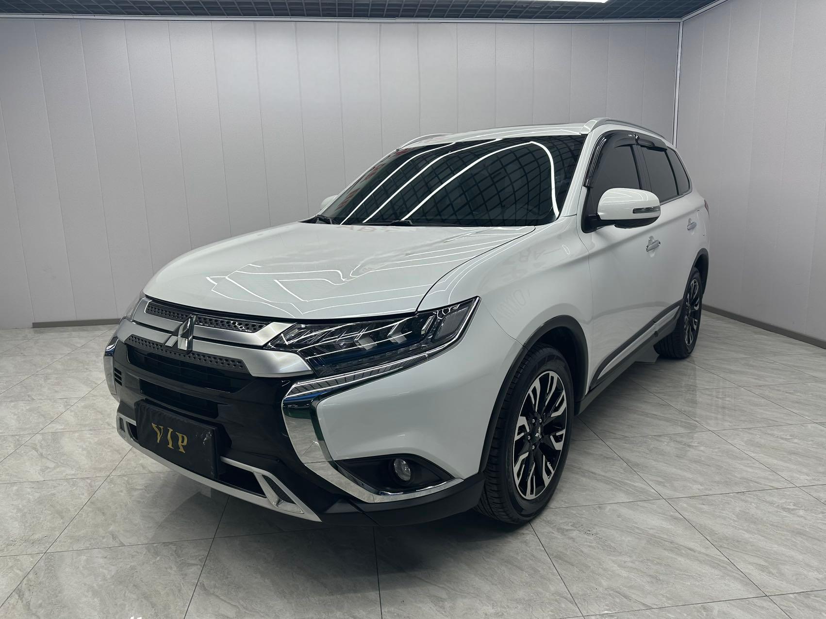 Mitsubishi Outlander 2020 2.4L 4WD Enjoy Edition 5-местный