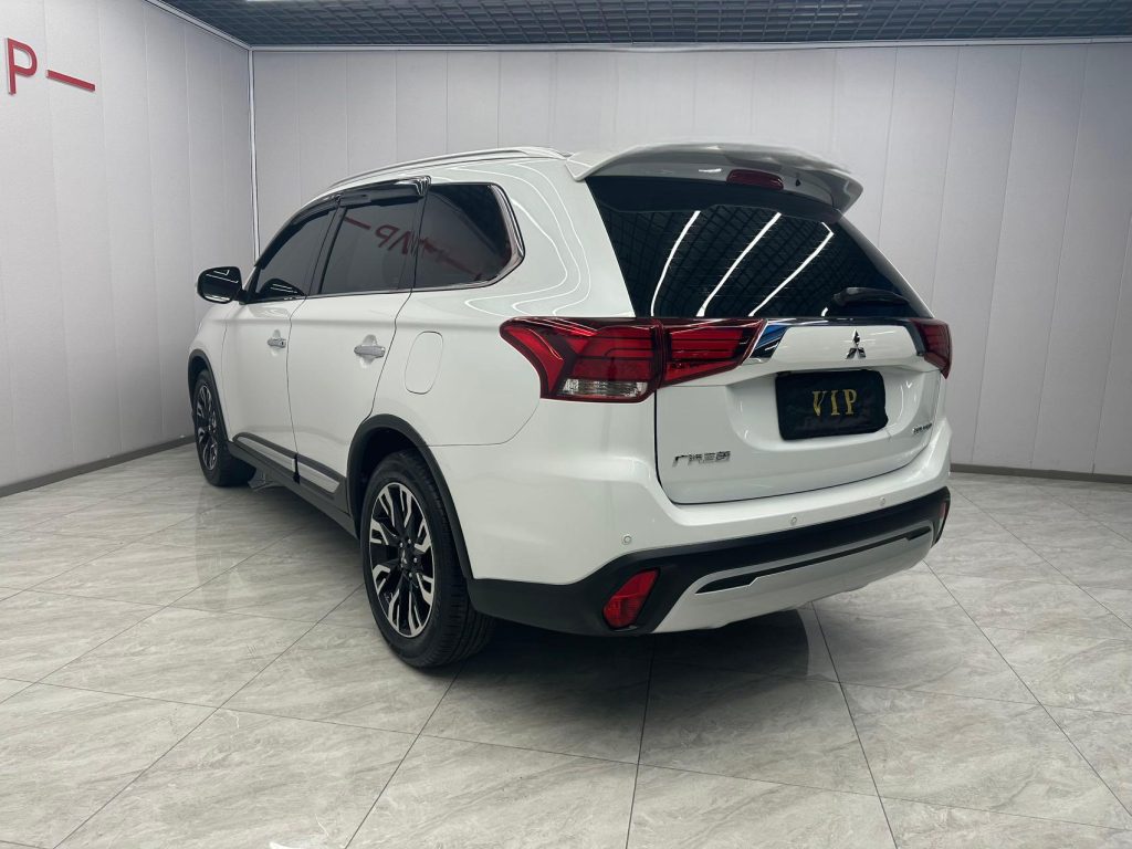 Mitsubishi Outlander 2020 2.4L 4WD Enjoy Edition 5-местный - Huishida Trading