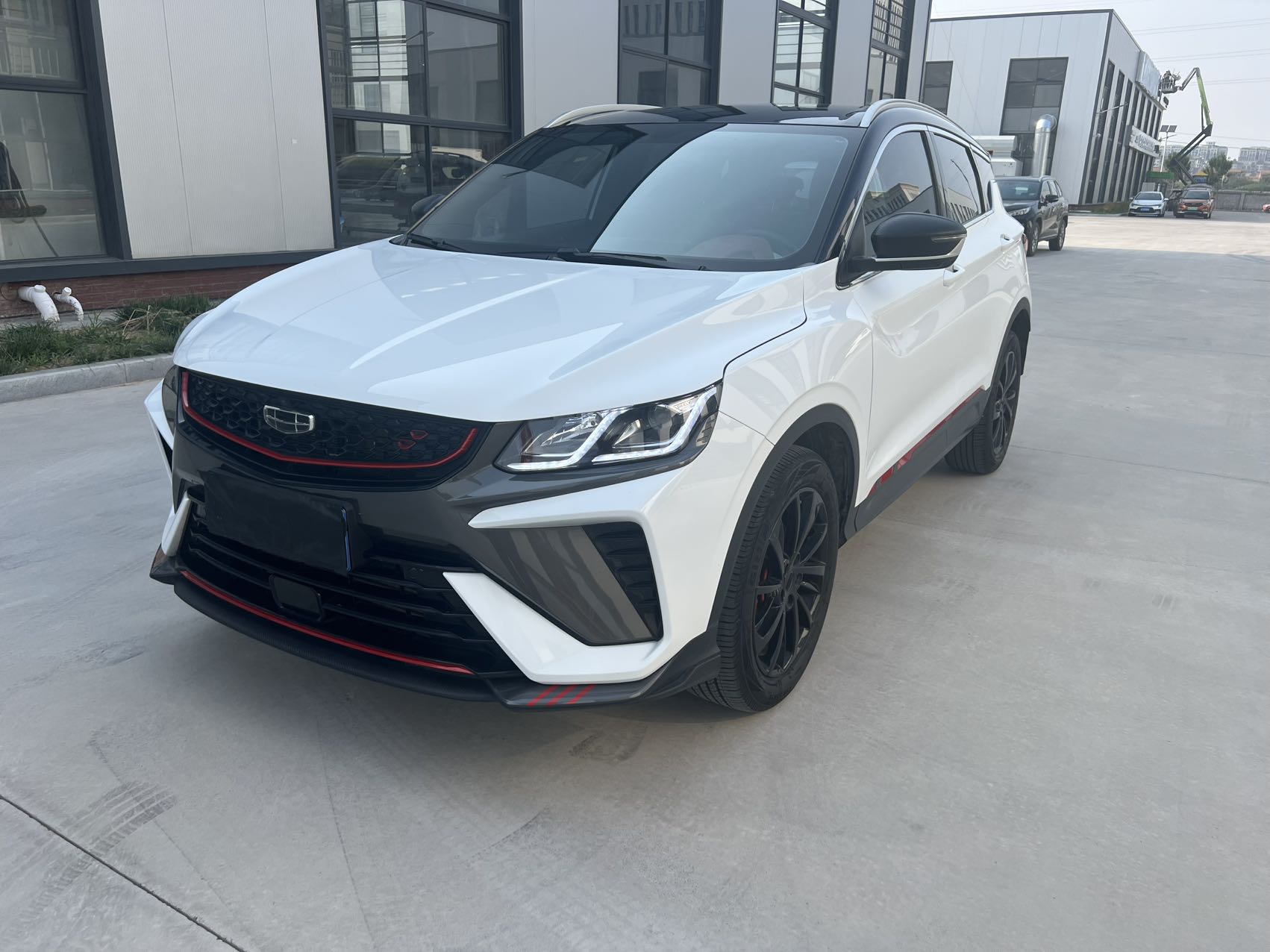 Geely Coolray  2021