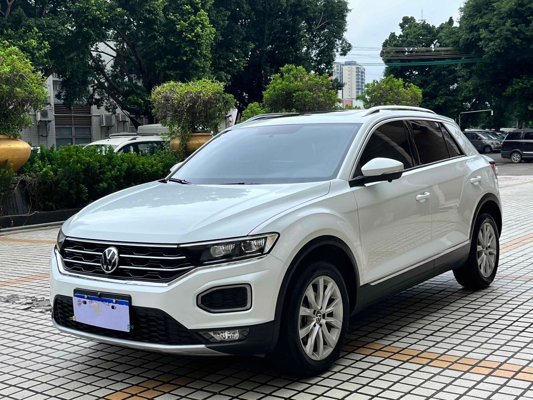 Volkswage T-ROC 2021 Модифицированный 280TSI DSG 2WD Elite Intelligent Edition