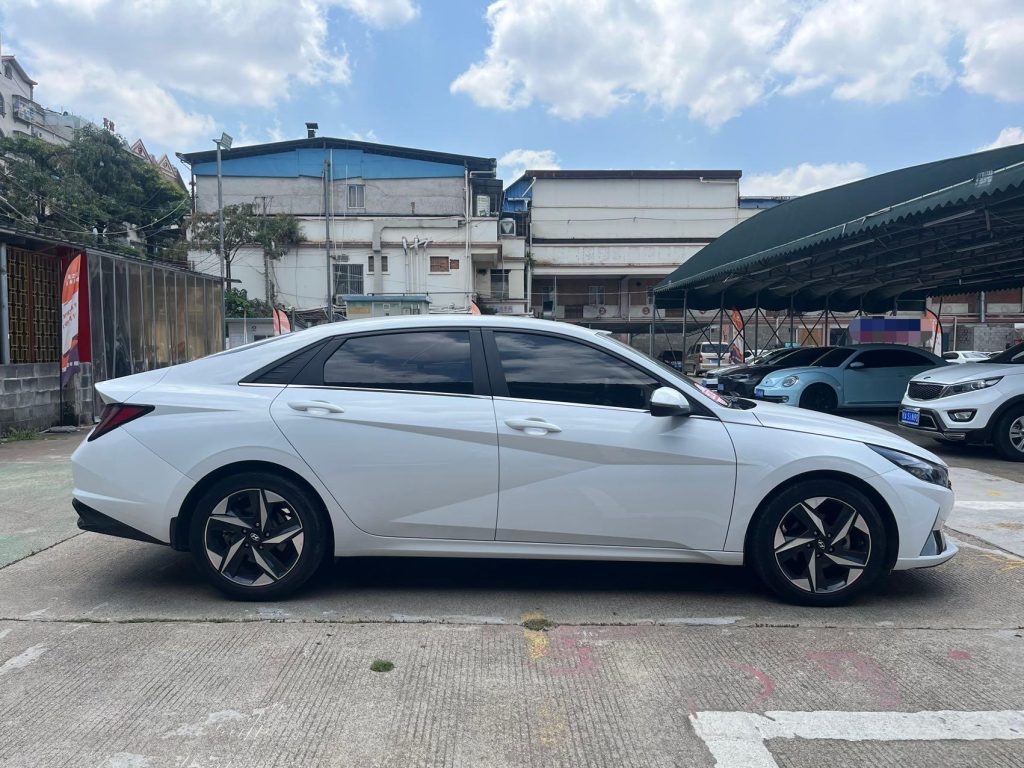 Hyundai Elantra 2021 1.5L CVT LUX Premium Edition - Huishida Trading