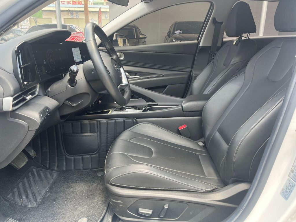 Hyundai Elantra 2021 1.5L CVT LUX Premium Edition - Huishida Trading