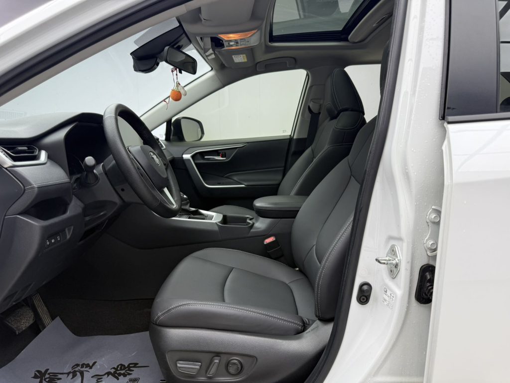 Toyota RAV4 2021 CVT 2WD Style PLUS Edition - Huishida Trading