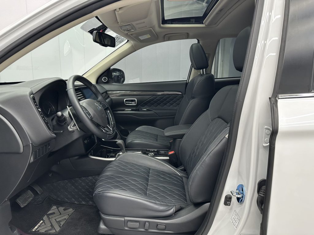 Mitsubishi Outlander 2020 2.4L 4WD Zhixiang Edition 5-мясцовы - Huishida Trading