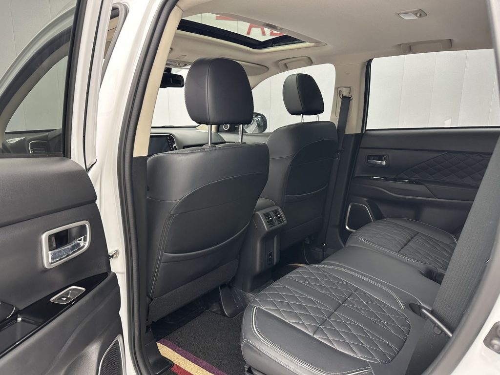 Mitsubishi Outlander 2020 2.4L 4WD Zhixiang Edition 5-мясцовы - Huishida Trading